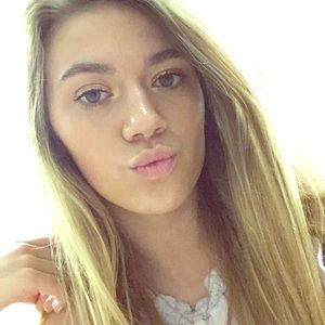 Meet your Posher, Ellyssa